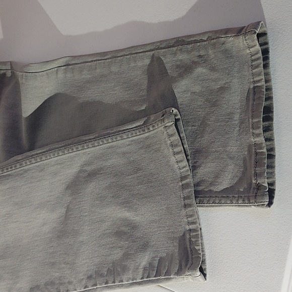 Levi's Slender Straight 526 Jeans - Picture 8 of 11